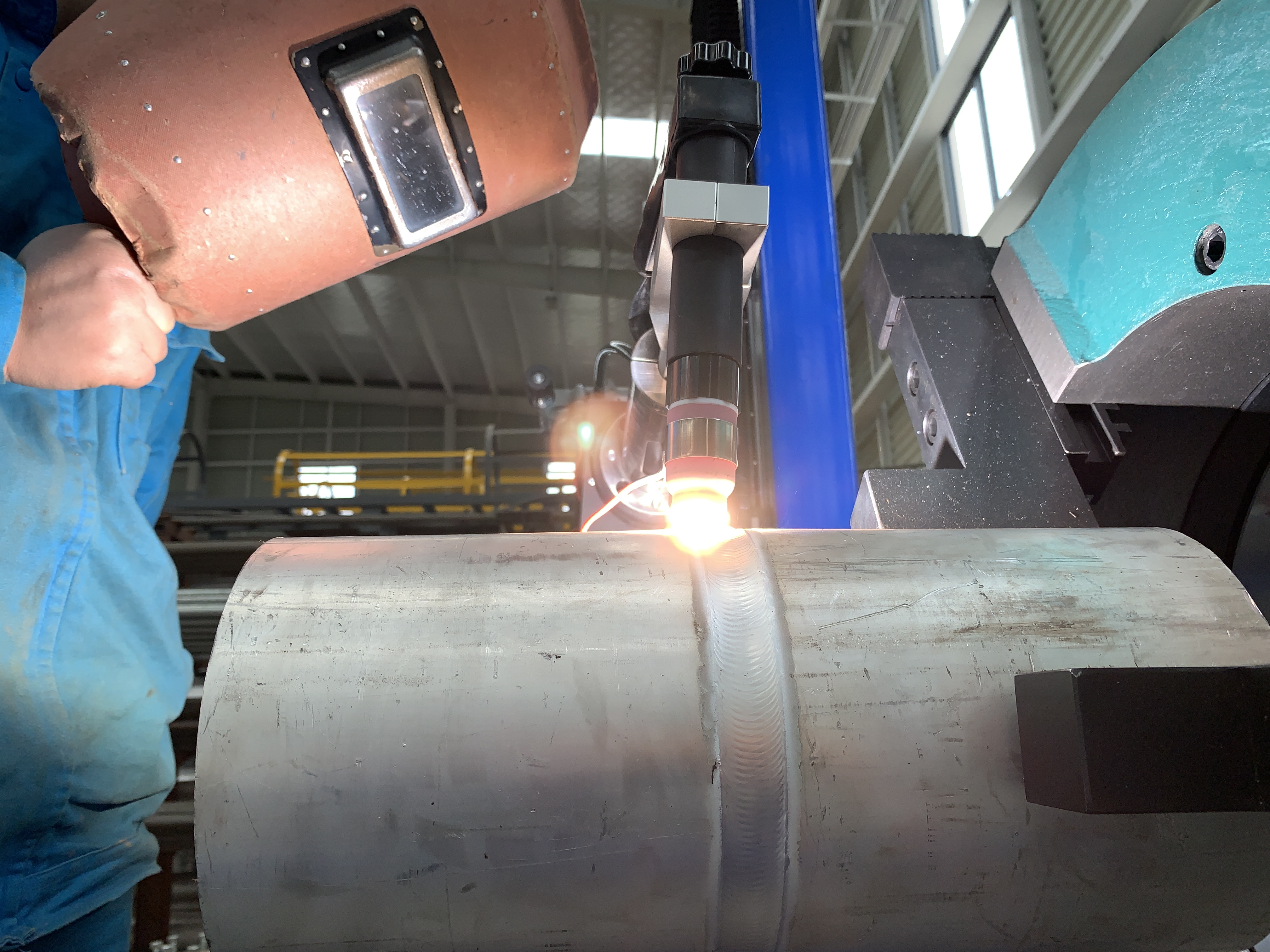 洛凯股份获得实用新型专利授权：“断路器转轴焊接夹具”