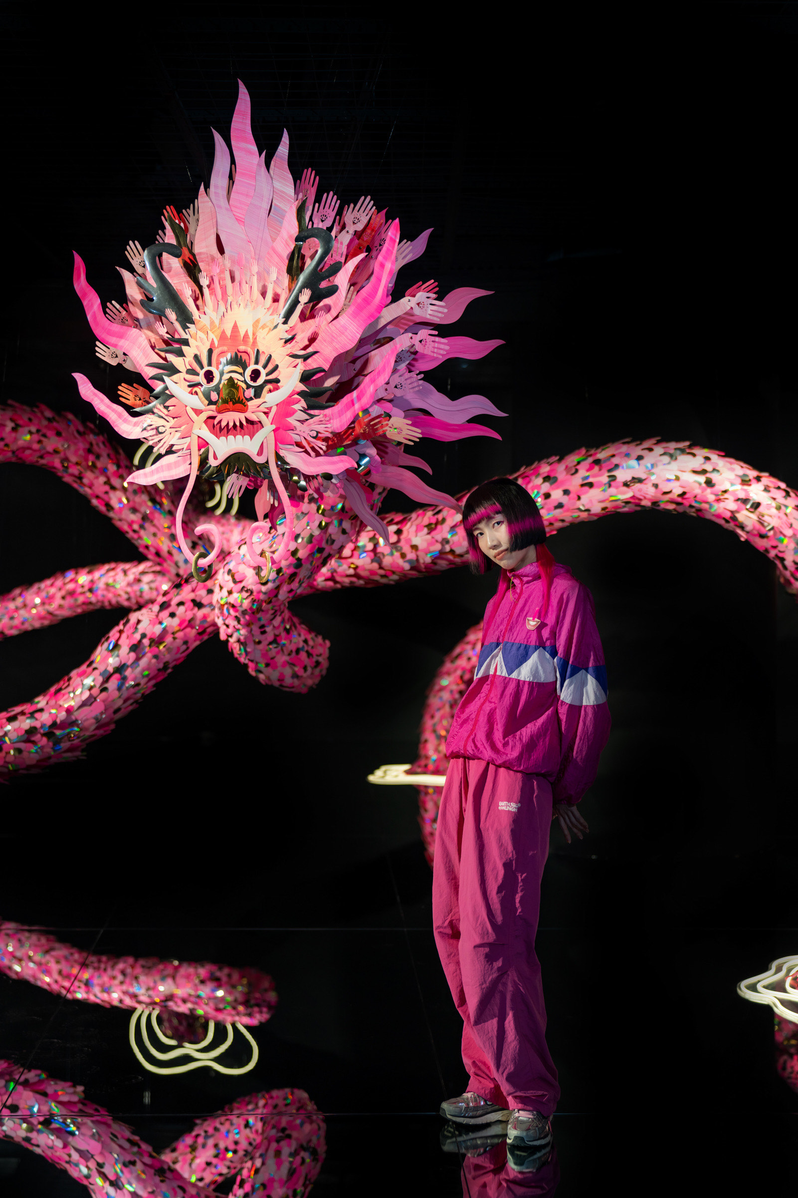 广州现象级大展：陈粉丸剪纸梦幻珠帘「有，�印垢稣�