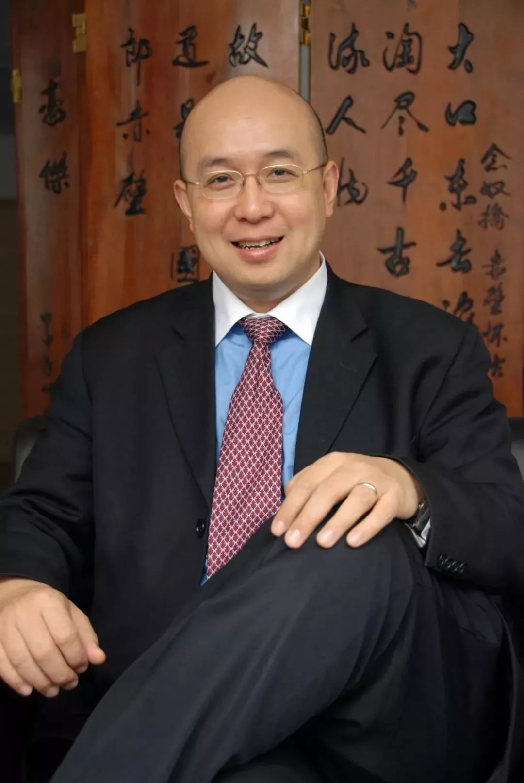 外高桥：董事长俞勇离任