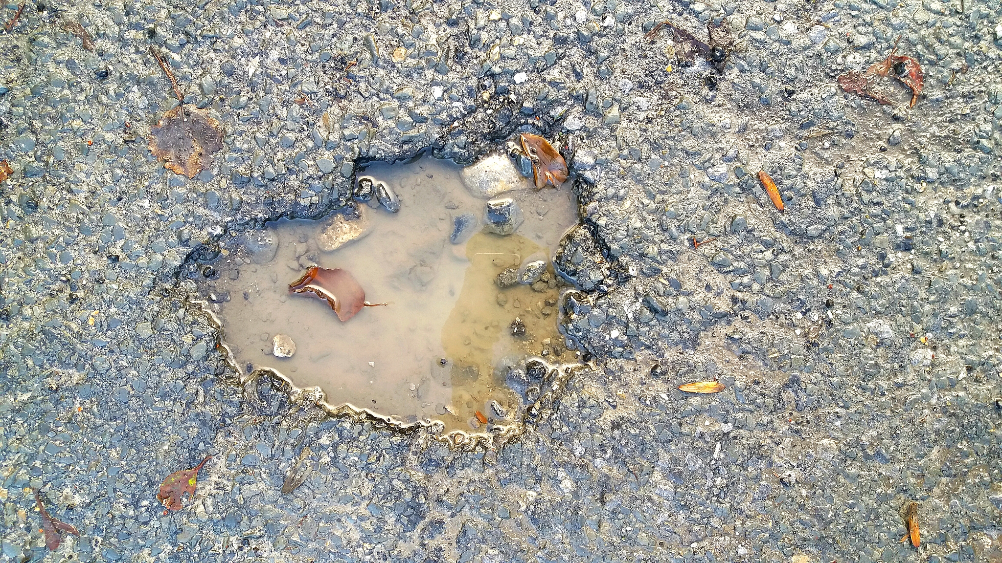 研究显示致密地核中的物质可能在泄漏