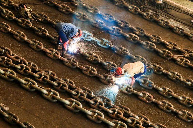 亚星锚链获得发明专利授权：“带转向装置的系泊张紧器”