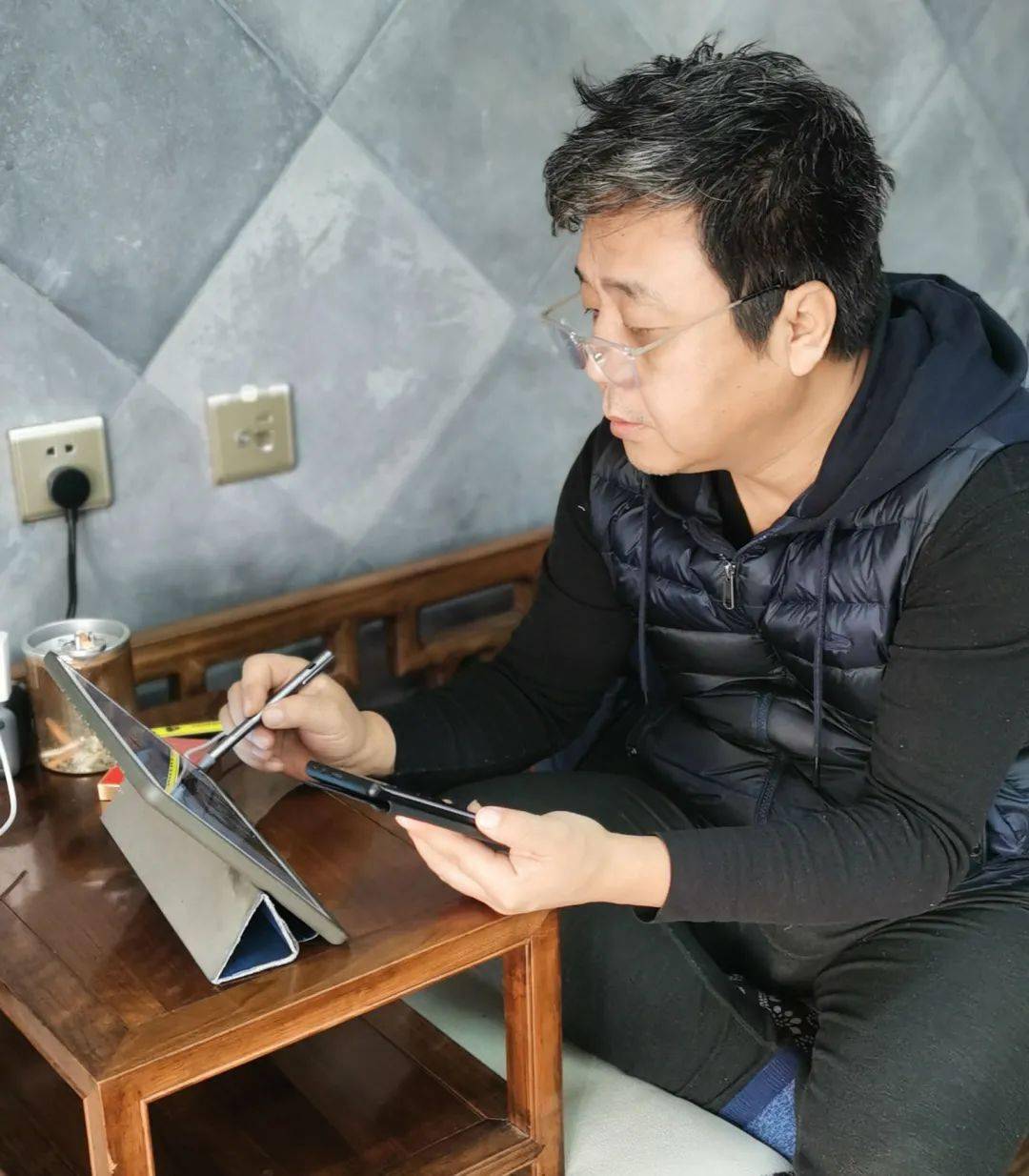 当代艺术|画家刘炜的腐糜美学与自由之笔