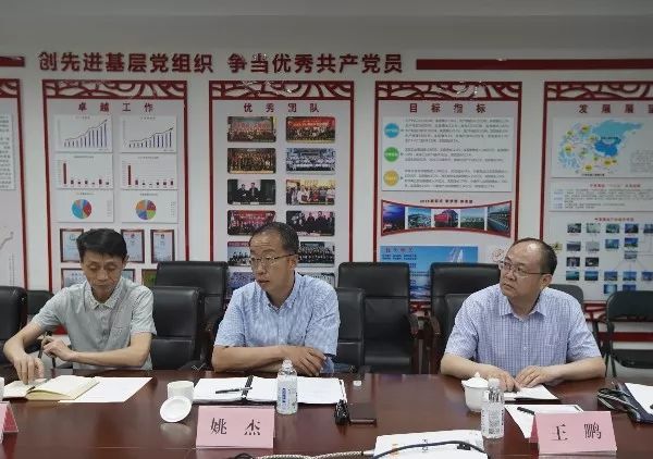 国家铁路局局长费东斌会见蒙古铁路局局长阿图尔