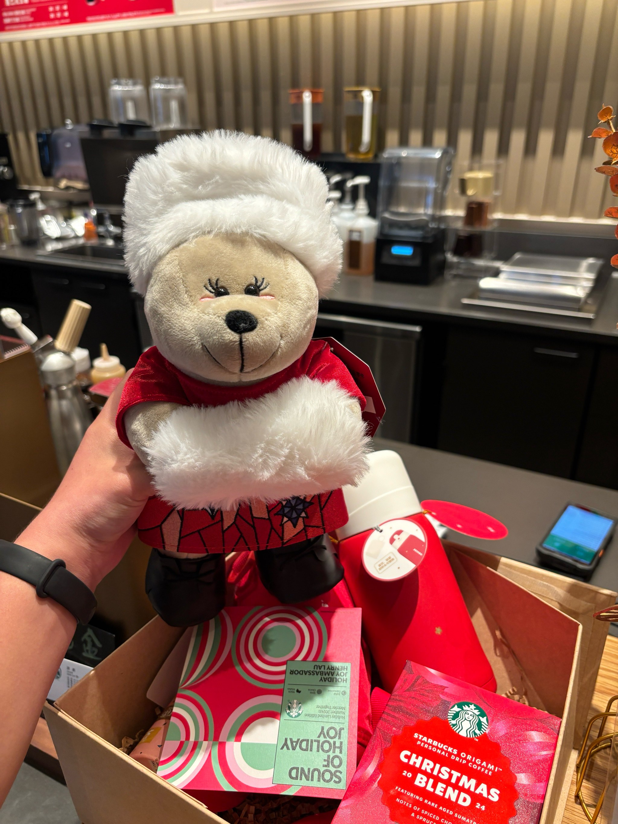 星巴克宣布，降价！