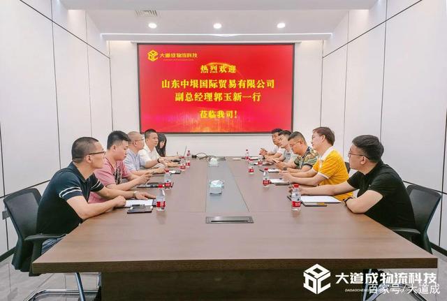 2025智慧出行生态峰会：HUAWEI HiCar 解决方案6.0携手全产业链，共绘多元融合蓝图