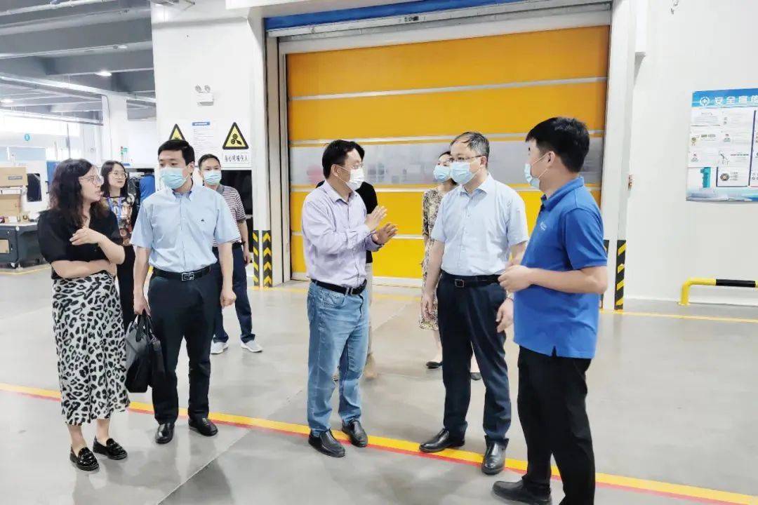 德龙激光获得实用新型专利授权：“倒置吸附激光加工台”