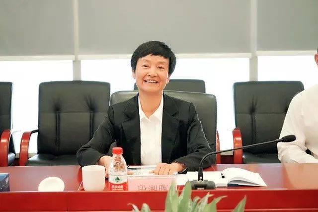 招商轮船大宗交易成交32.30万股 成交额202.20万元