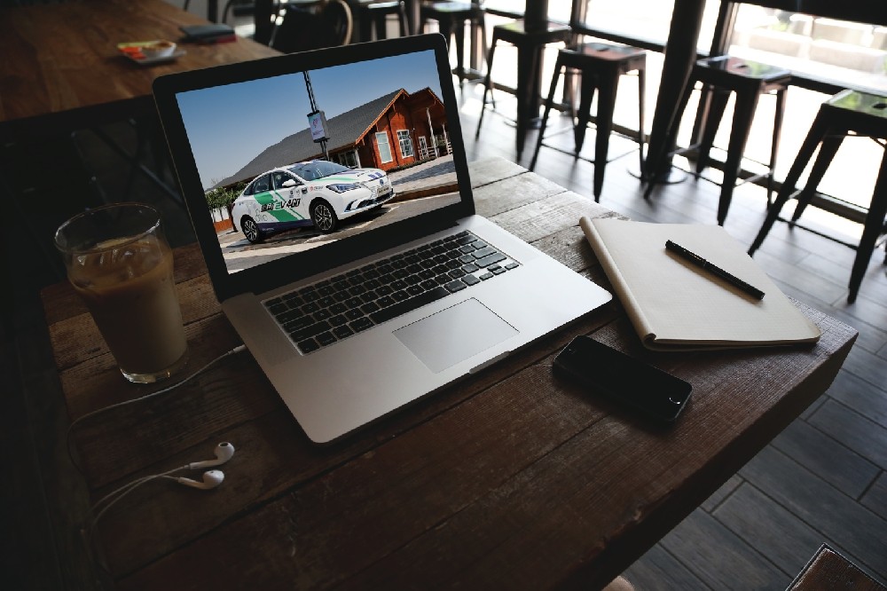 荣耀全球首座L4级手机智能工厂亮相