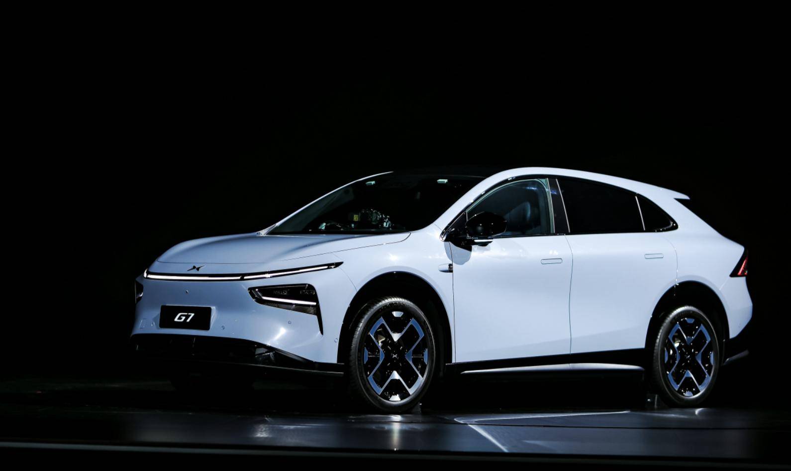 小鹏G7硬刚特斯拉Model Y胜算几何？