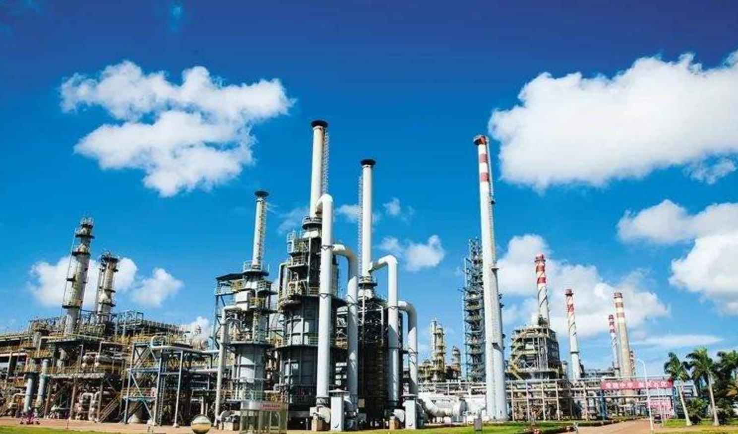 荣盛石化现2笔大宗交易 合计成交73.52万股