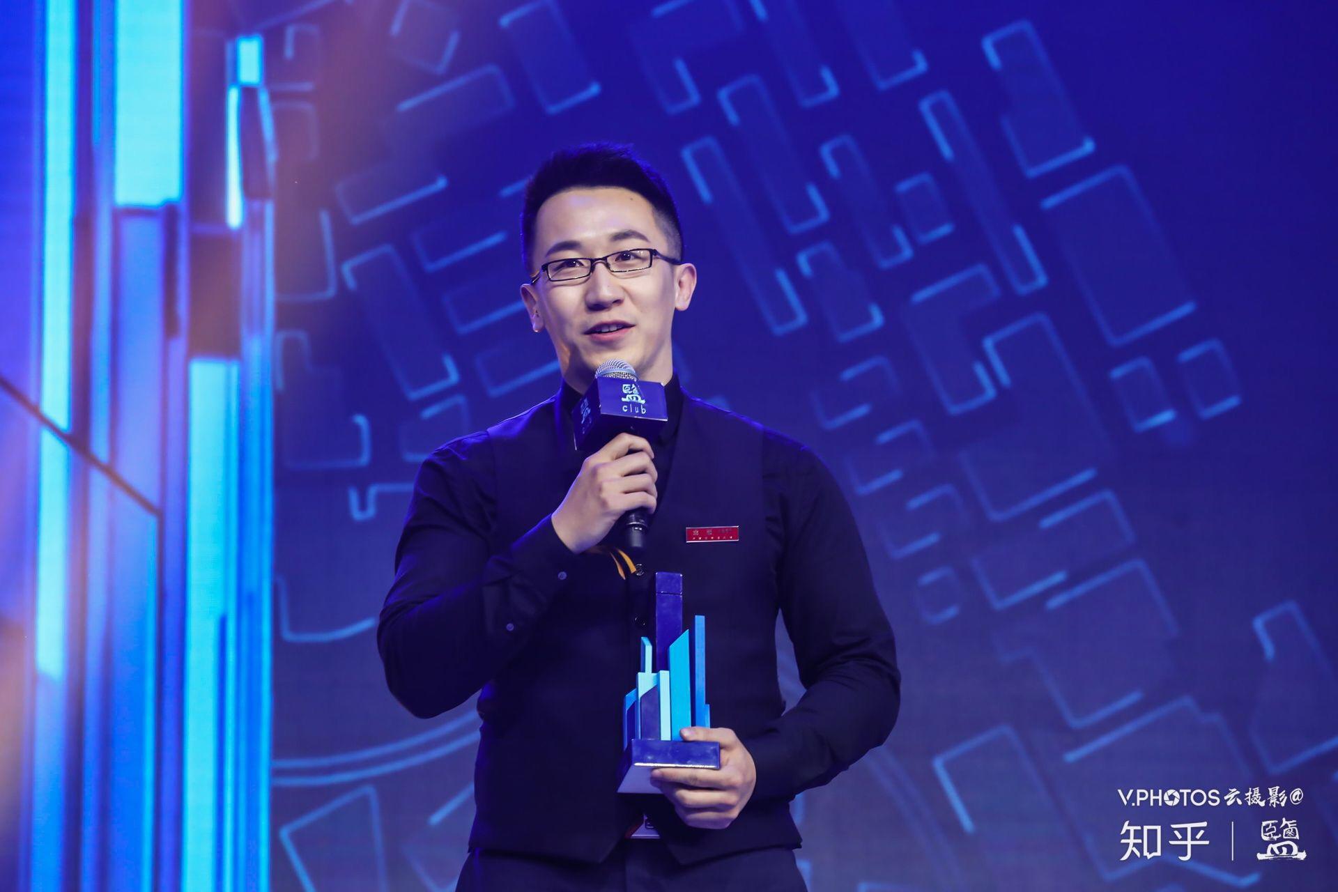 跟着演唱会去打卡，撬动城市的夏日经济学