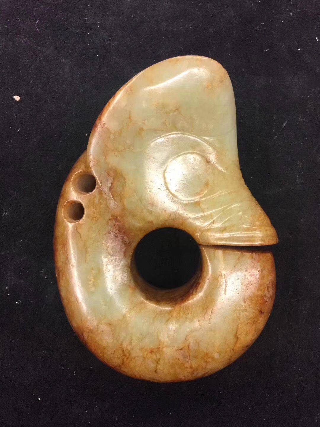 快来看精美的红山文物：玉猪龙玉凤女神头像……｜博物馆巡游