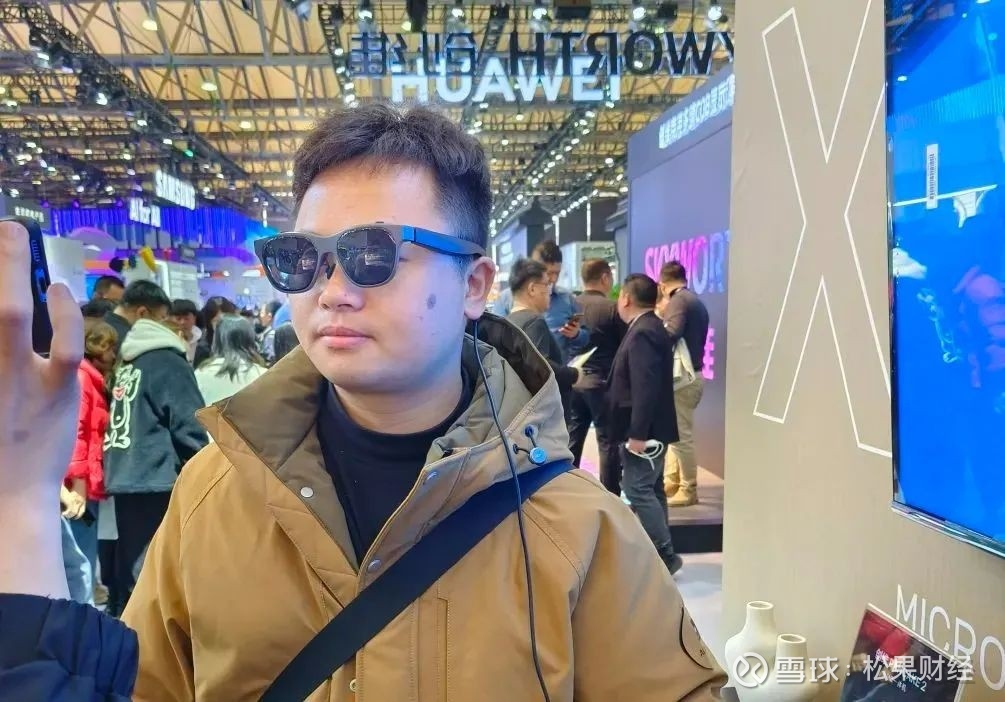 AI眼镜赛道火热 新品迭代加速