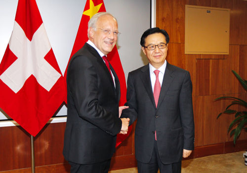 阿曼与埃及加强双边经济关系