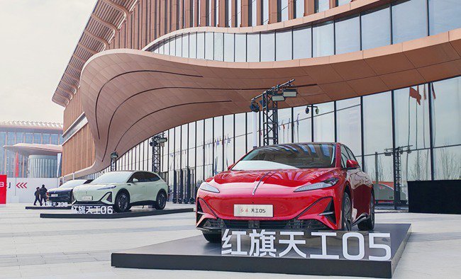 奋力把民族汽车品牌搞上去——中国一汽持续推进科技创新和数智化转型