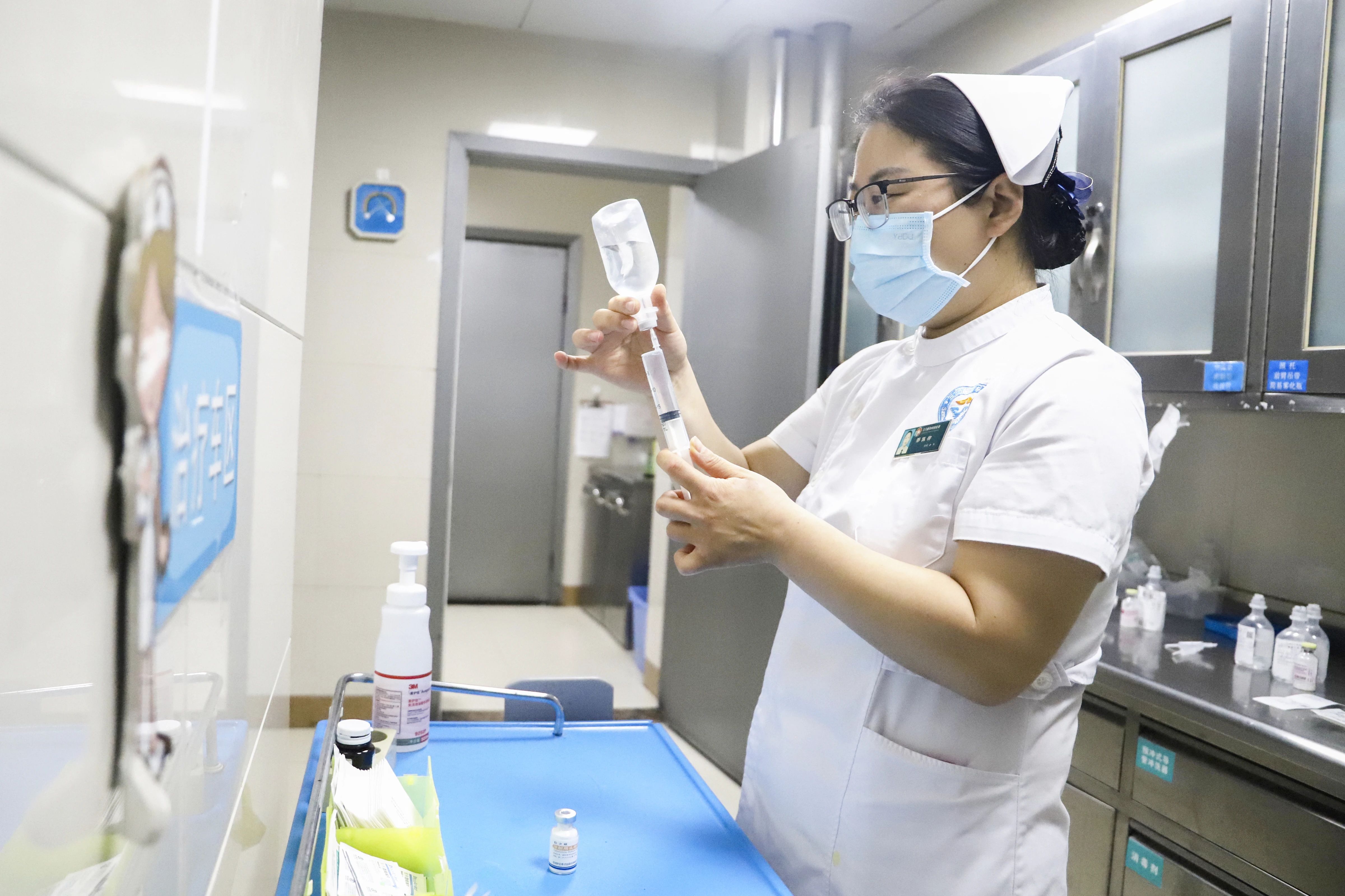 养老院护工薪酬大涨，但依然招不到中年人