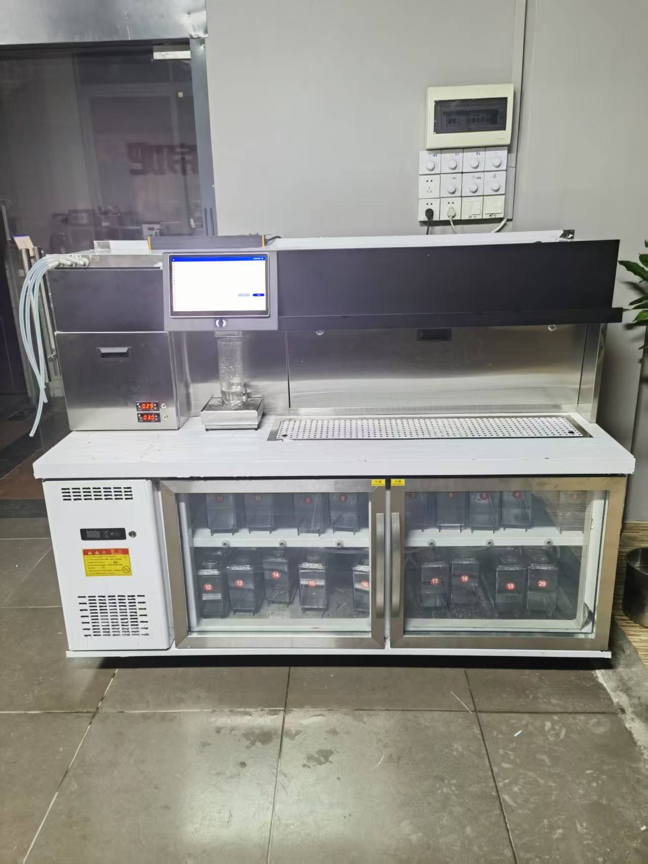 旺季遇冷！香飘飘冲泡业务颓势难逆，上半年营收不振、预亏近亿元