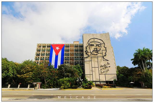 古巴政府向六省投放百辆新型微巴