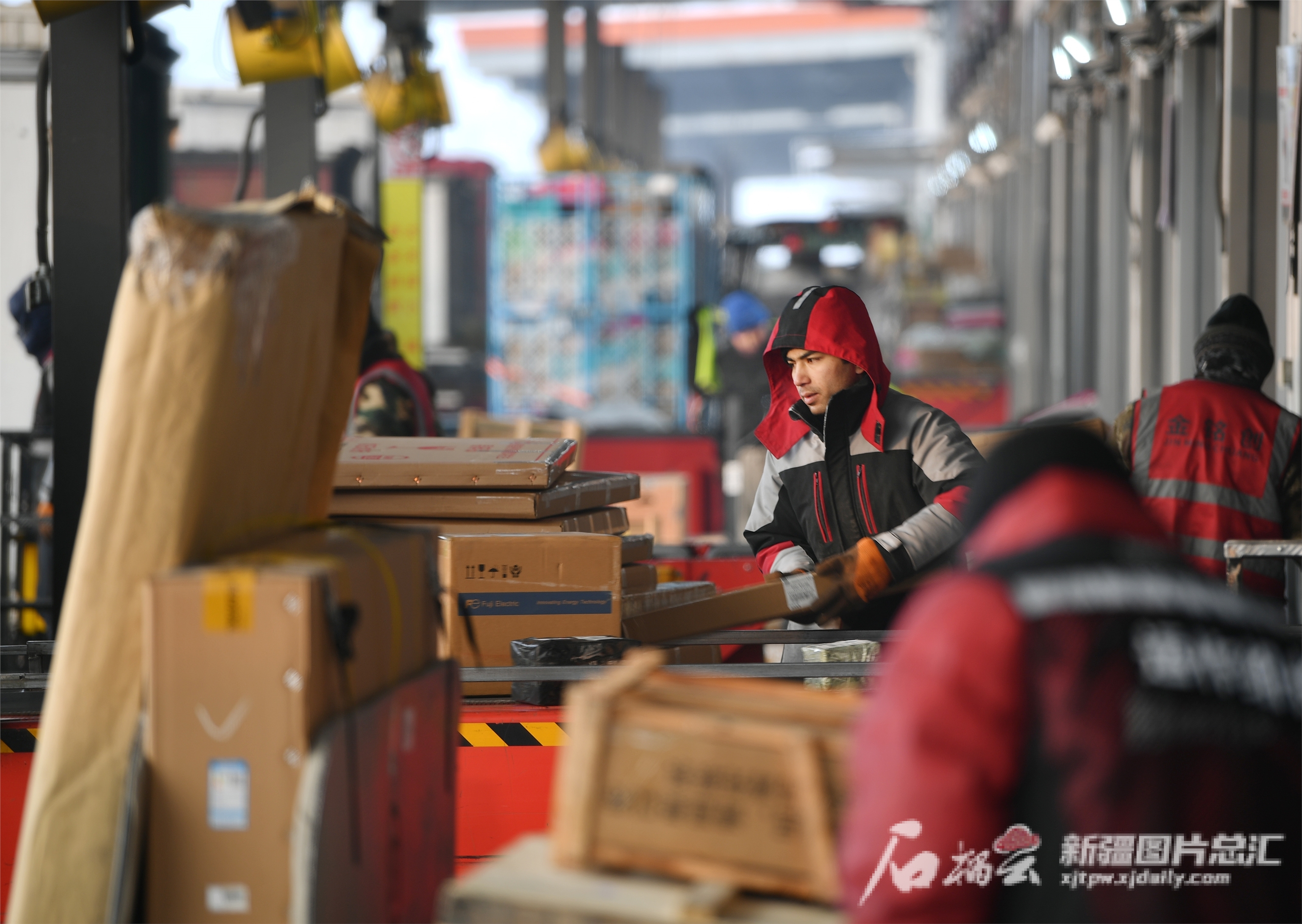 申通快递拟收购丹鸟物流 提升品质快递服务能力