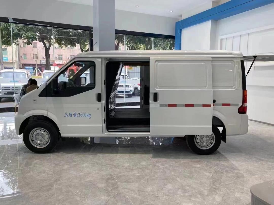 货拉拉多拉首款新车“多拉大面”上市