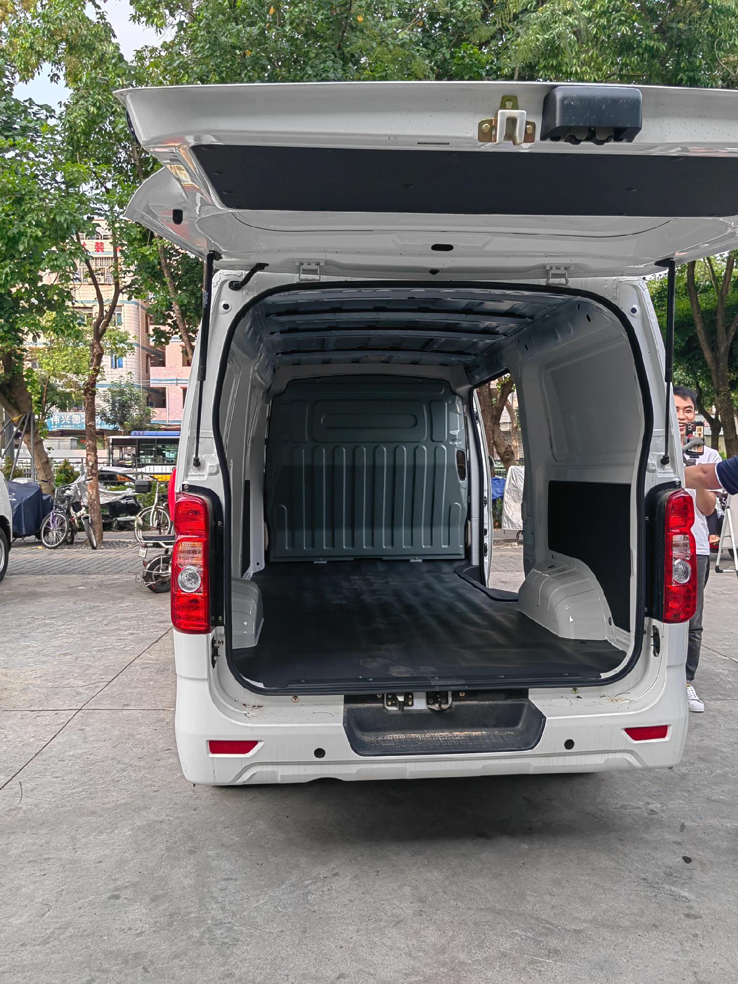 货拉拉多拉首款新车“多拉大面”上市