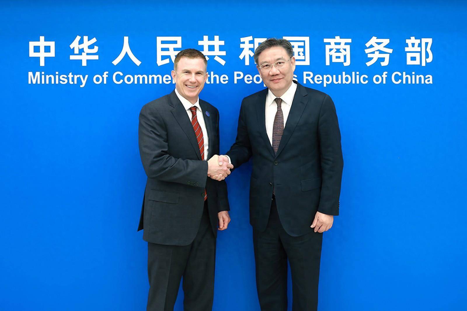 王文涛部长《求是》刊文：大力推进高水平对外开放