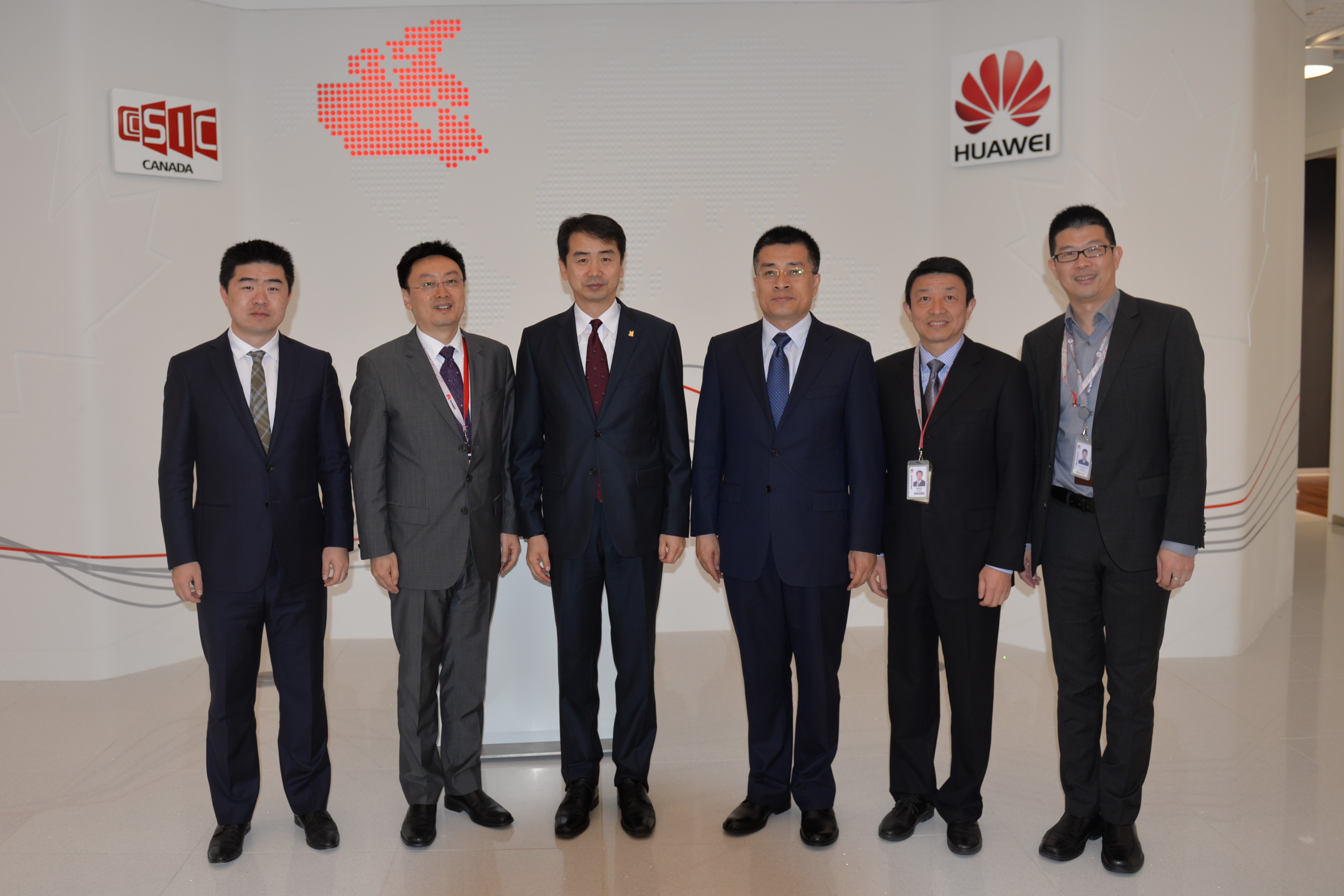 陈世杰总领事出席银蕨农场公司农户大会开幕式