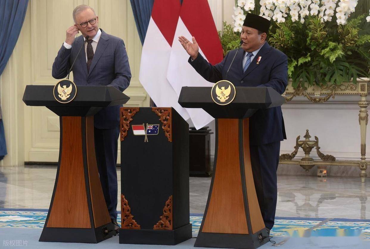 李强同澳大利亚总理阿尔巴尼斯共同出席第八届中澳工商界首席执行官圆桌会