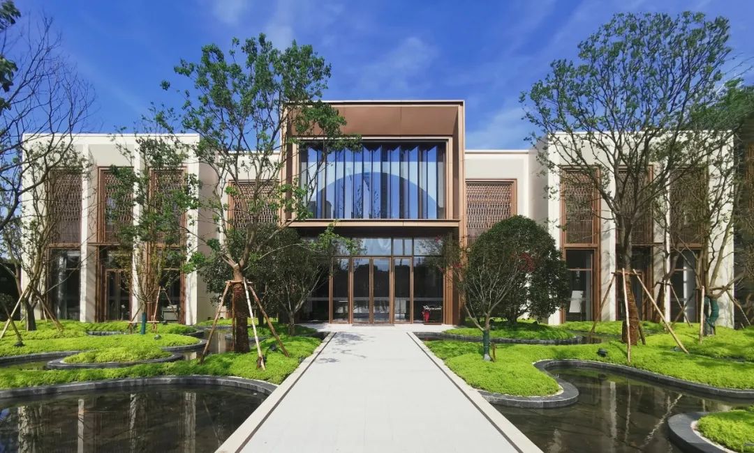 碧桂园地产集团：“H20碧地4”等三支债券明日复牌