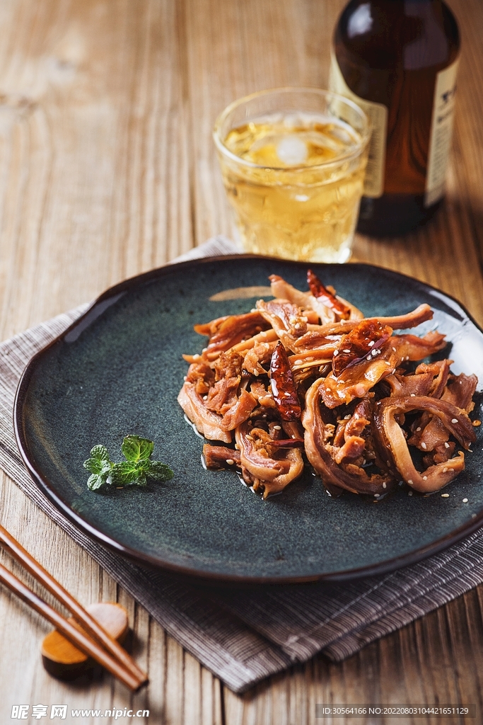 东瑞股份：暂未开发酱香肥肠类、卤味猪肚类