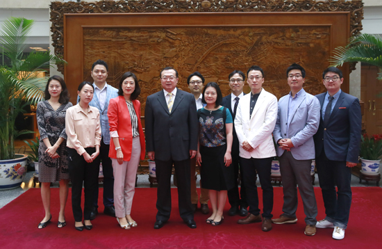 国家能源局主要负责人会见加拿大能源与自然资源部长