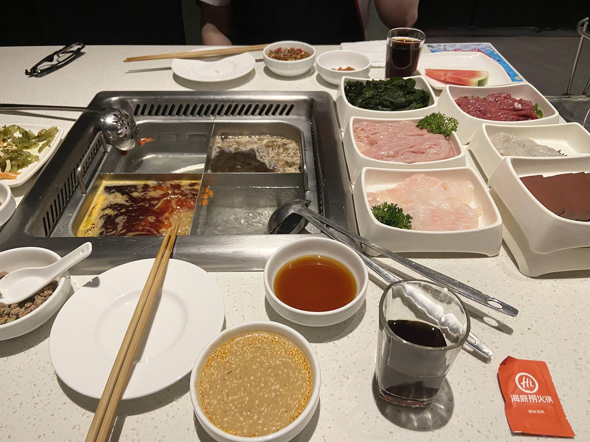 巴奴市场份额远弱海底捞：人均消费持续下降，外包和兼职员工超八成