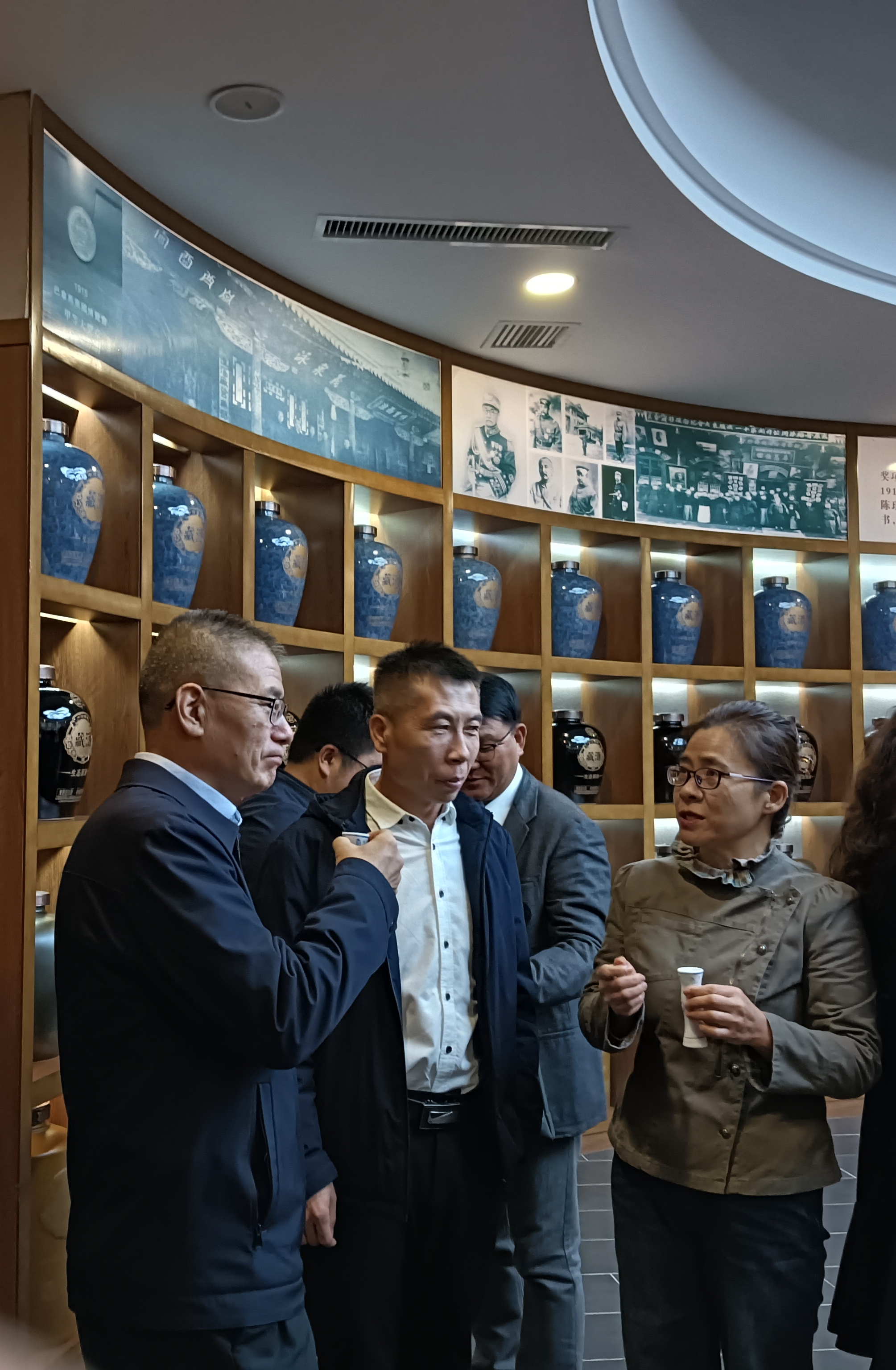 吕瑞浩公参会见中国乡村发展基金会埃塞办事处主任尹茜