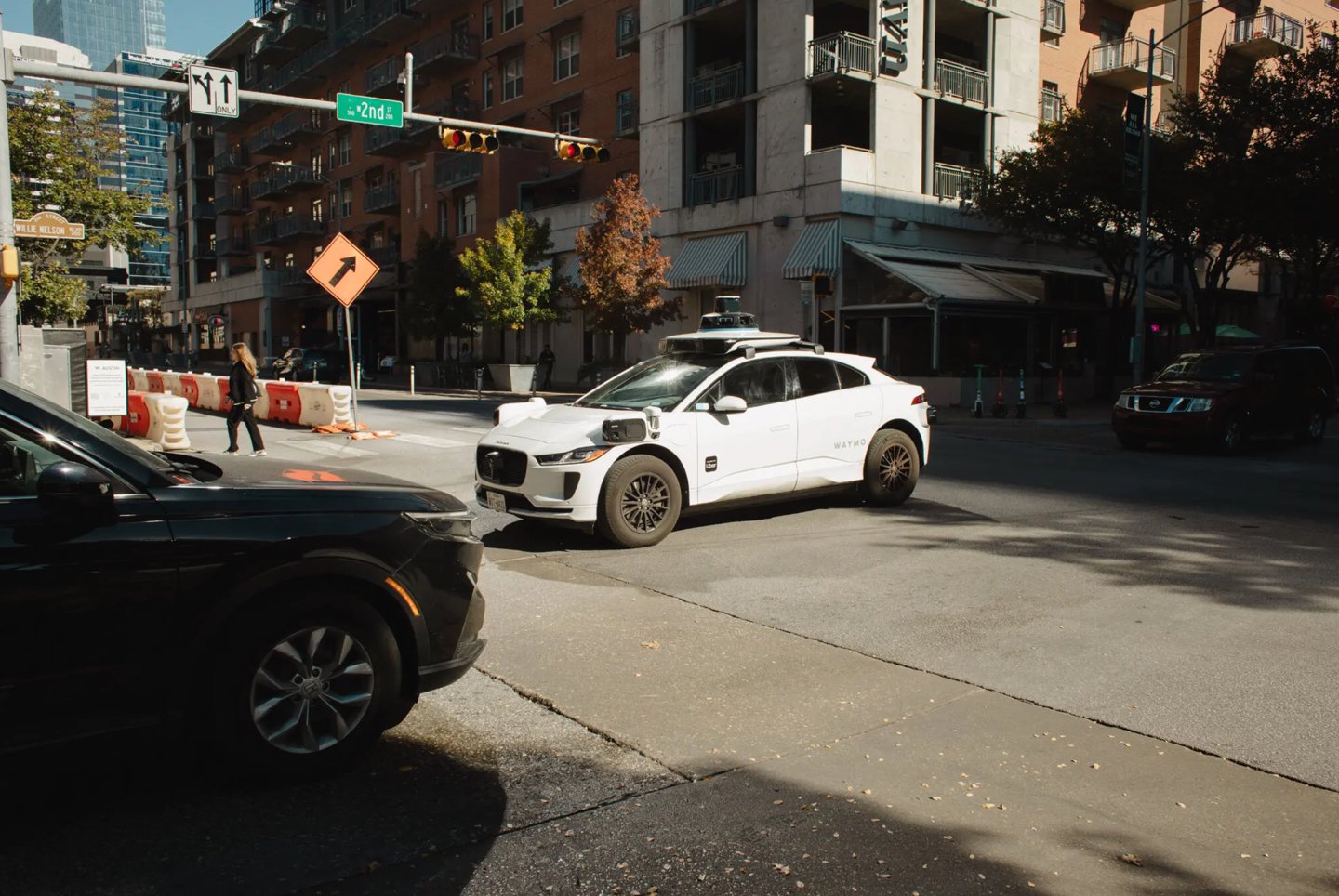 百万辆特斯拉训练部署人类模拟器，前工程师泄露了马斯克的惊天计划？