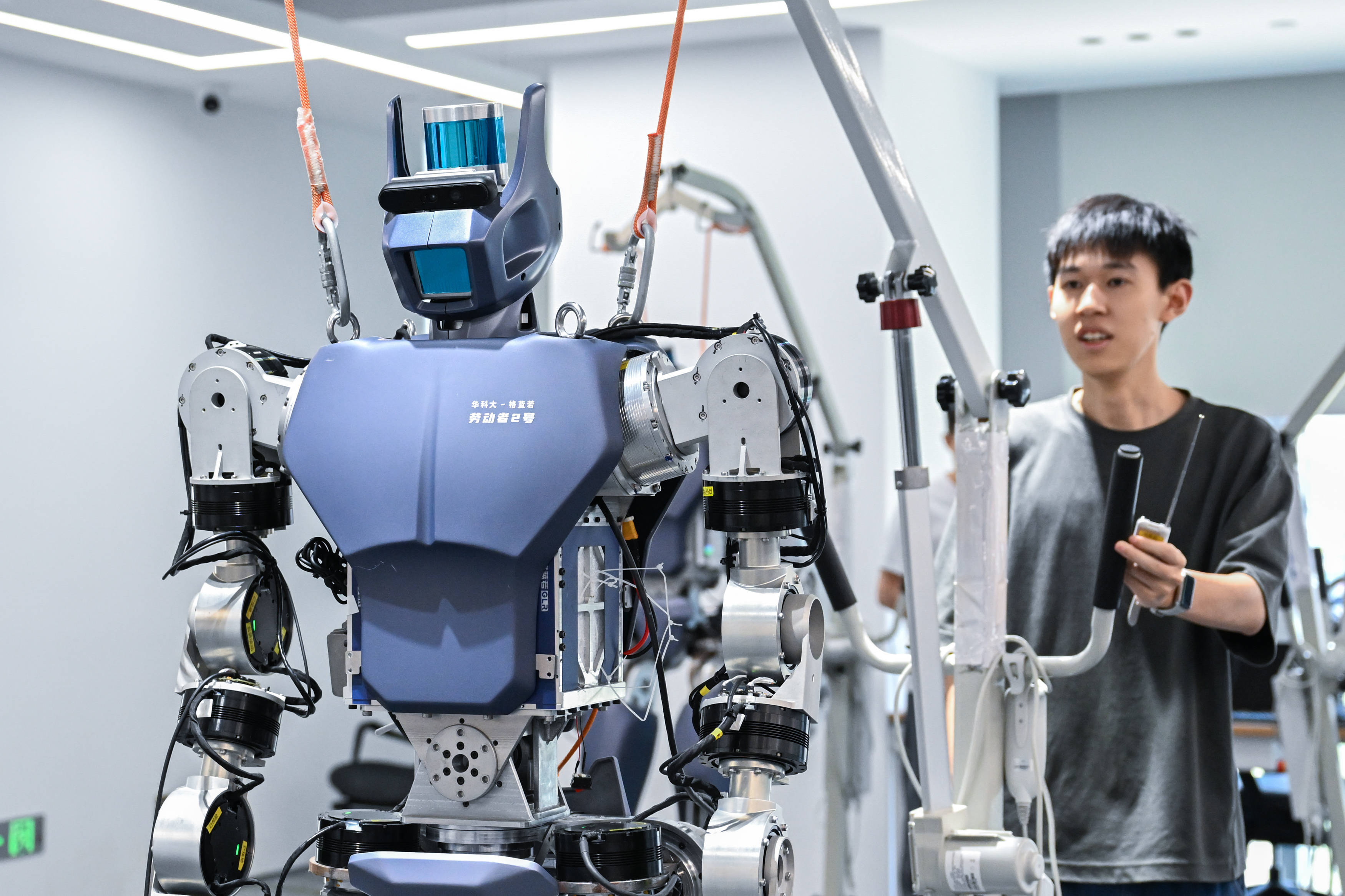 华勤技术：正研发适用于柔性制造的轮式机器人 预计今年6月可实现交付