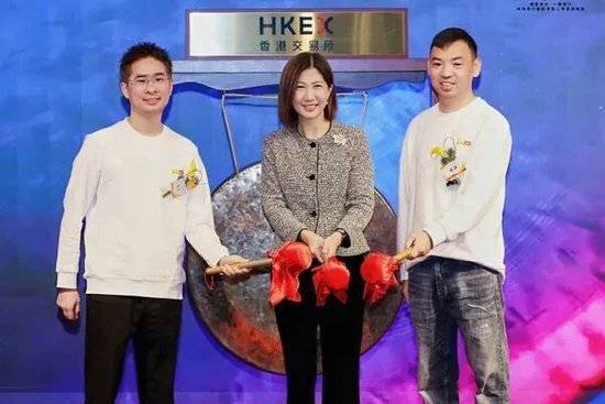 鸣鸣很忙H股首秀：开盘暴涨八成，晏周身家超217亿港元