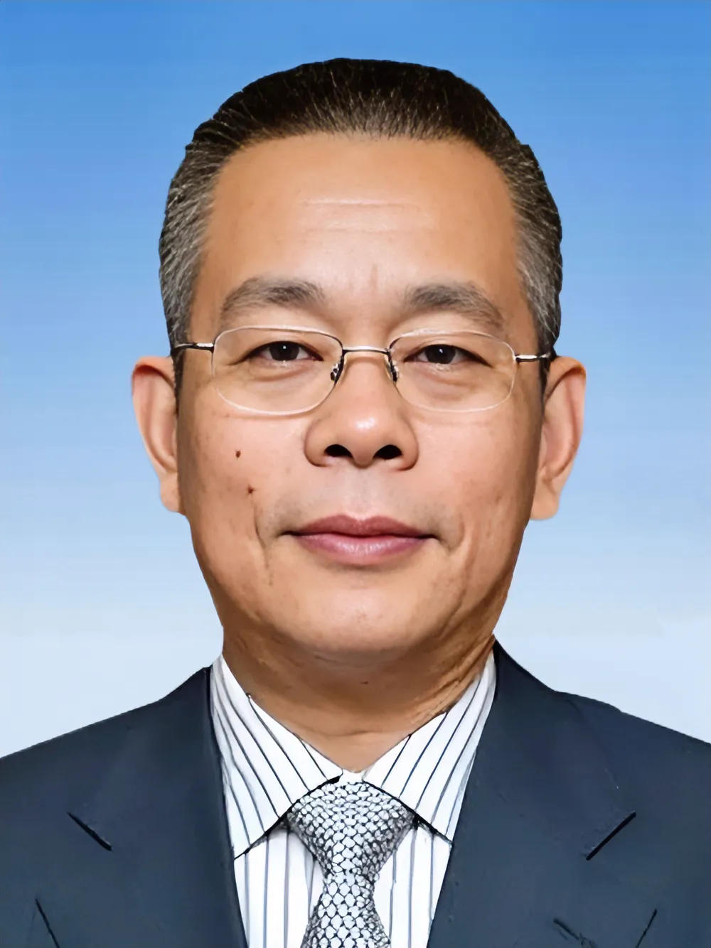 国际复材：公司股份持有人数为75,733人