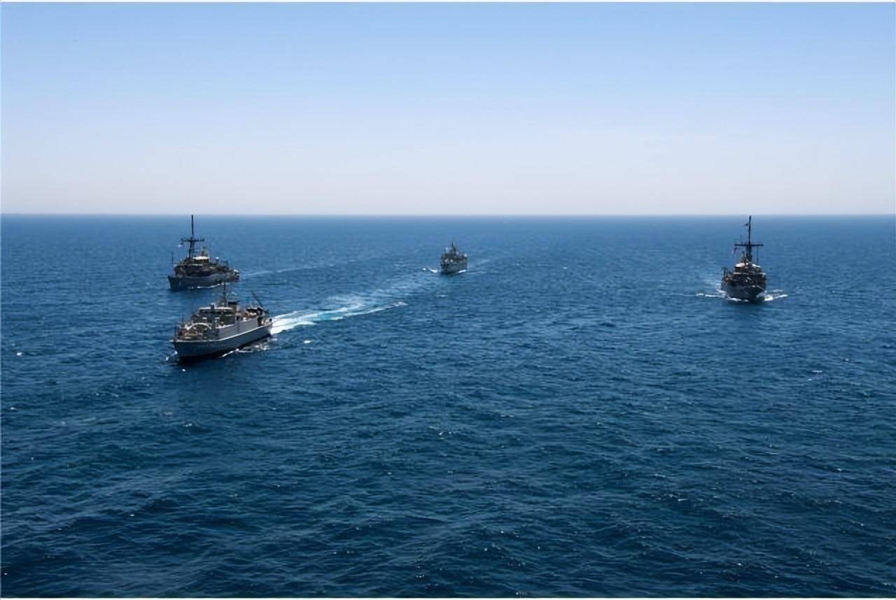 深夜惊魂!金银大幅跳水后反弹,微软市值蒸发2万亿元;美在中东已部署至少10艘军舰;特朗普:普京同意停火一周;华为最高降4000元丨每经早参