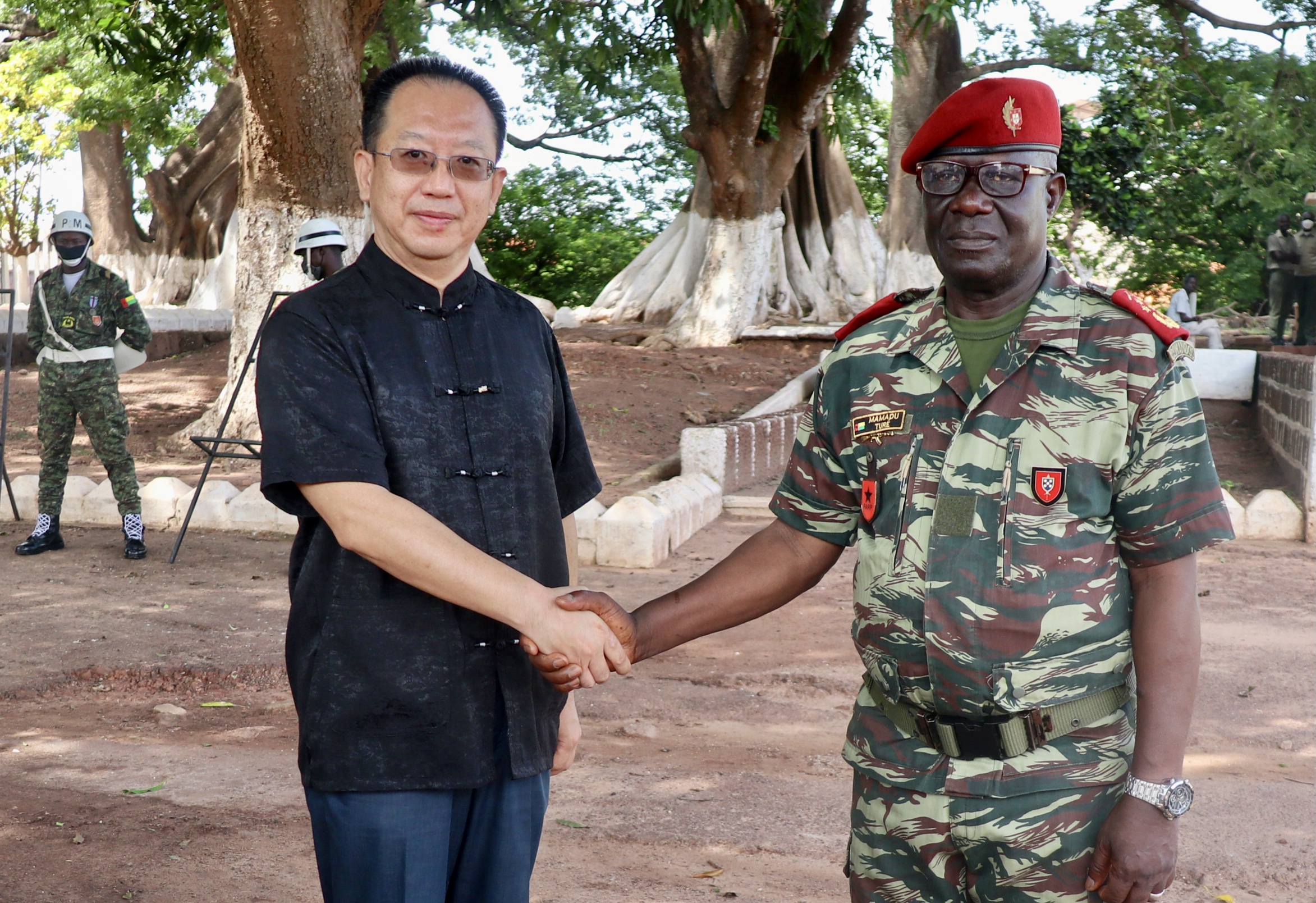 驻几内亚比绍大使杨仁火出席“温暖迎春・共庆中国年”春节招待会