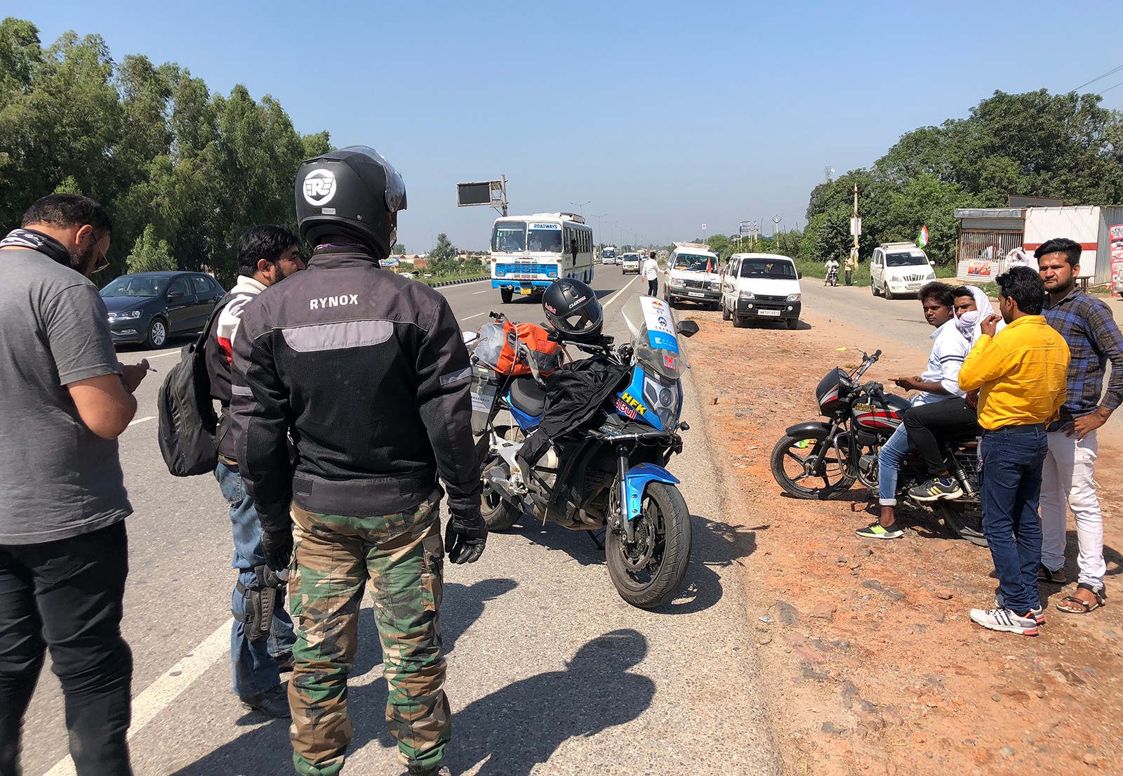 杨广元会见巴基斯坦公路局主席阿萨德