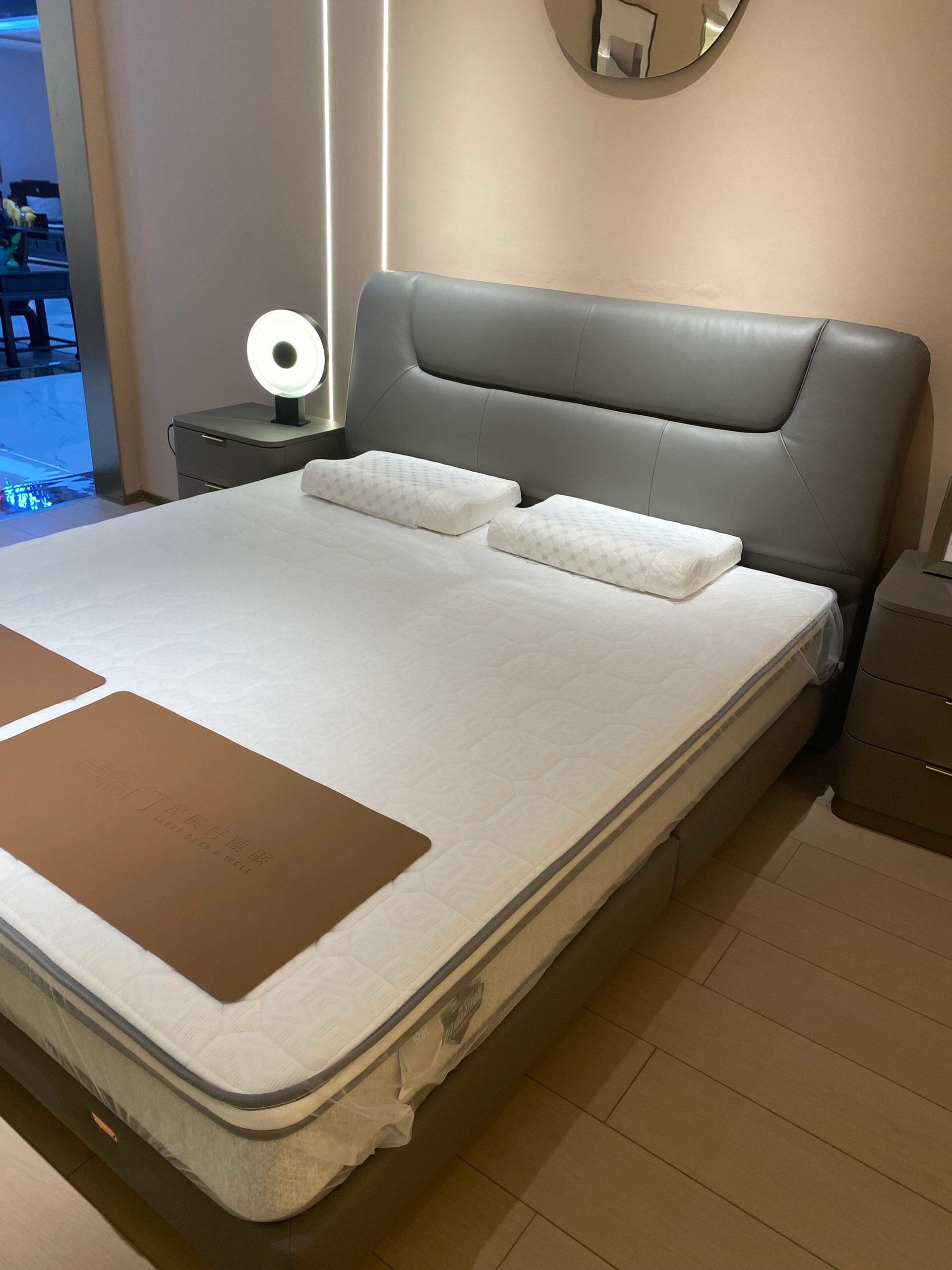 喜临门获得外观设计专利授权：“床架（lalouxishi-12）”