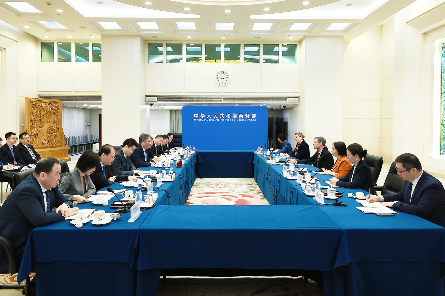 王文涛部长会见英国商贸大臣凯尔