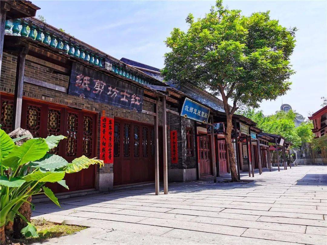 百年老街，资本暗战｜故乡里的中国