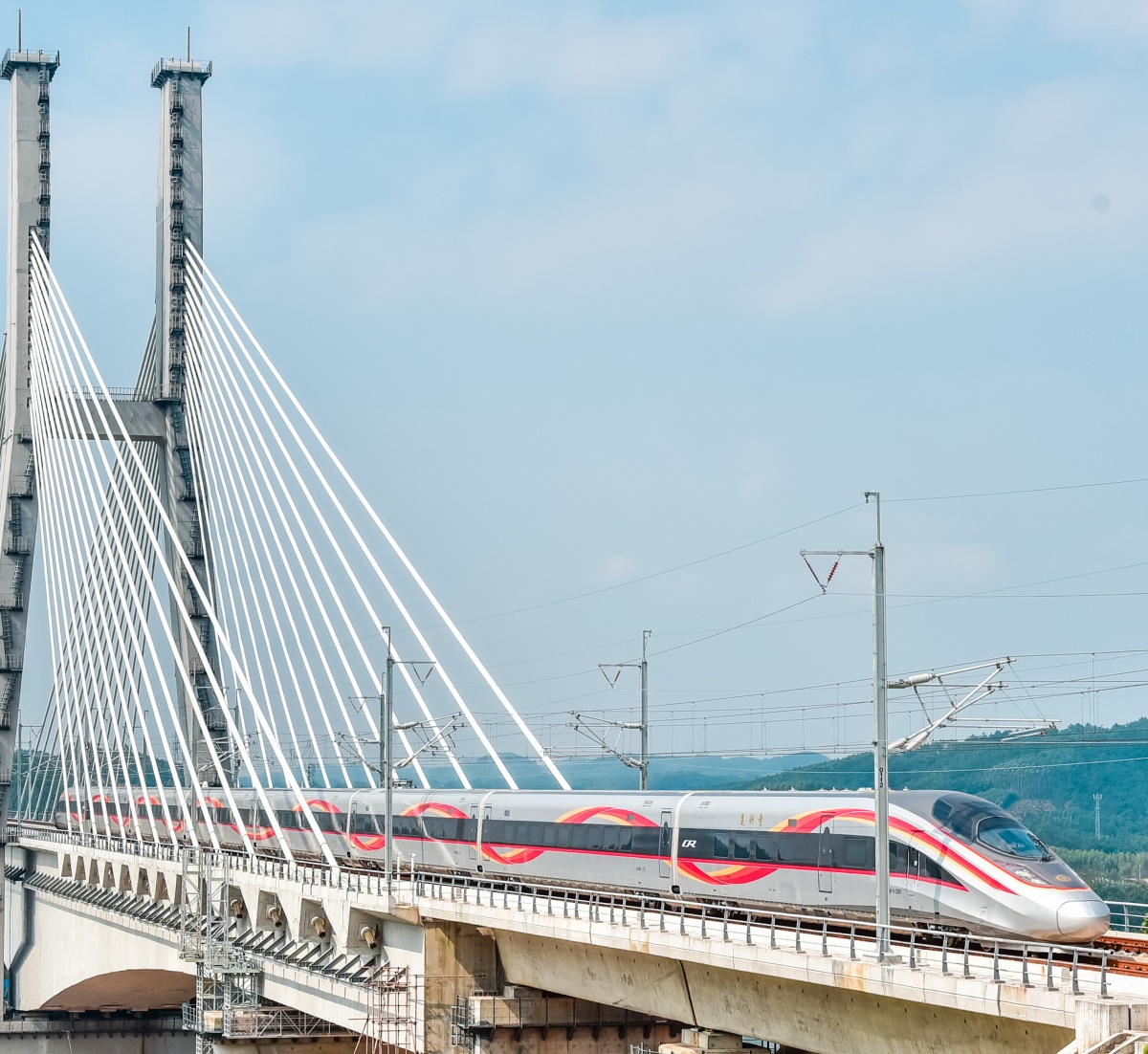 国铁南宁局加开1380列动车组列车