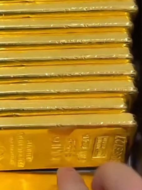 现货黄金向下跌破4900美元