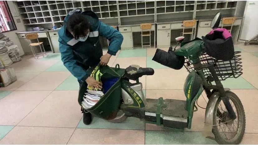 新春走基层｜把“新年战袍”带回家：深圳南油市场的别样年味