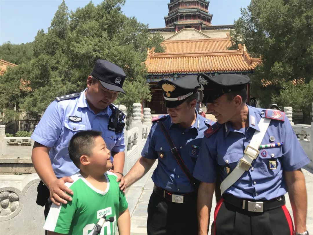 陈世杰总领事考察慰问领区中资企业和机构