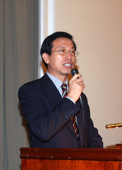 陈世杰总领事考察慰问领区中资企业和机构