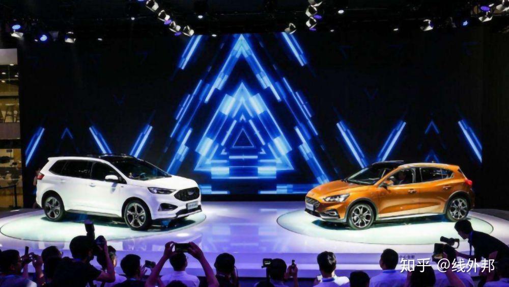 荣耀打响“第一枪”！手机厂商加速跨界机器人