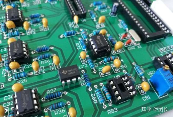 深南电路今日涨停，有3家机构专用席位净卖出3.26亿元